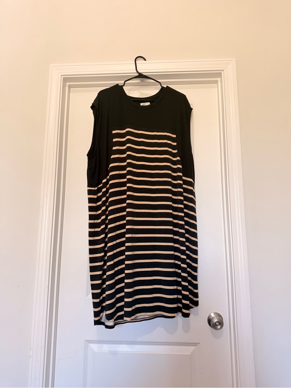 Maurices 24/7 Size 4X Black Tan Striped Dress